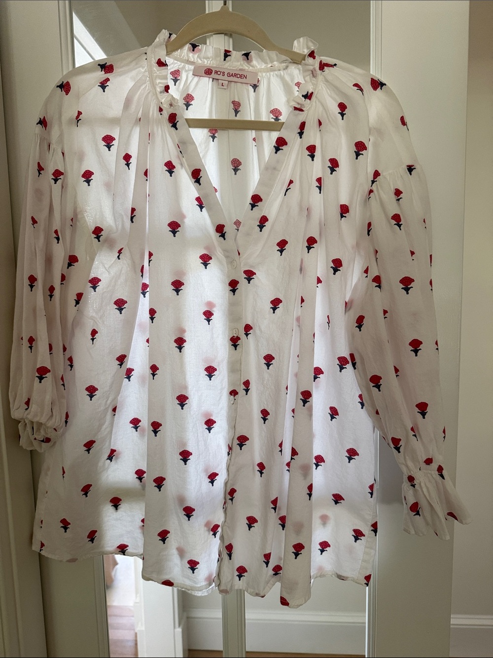 Roe's Garden White Floral V Neck Blouse
